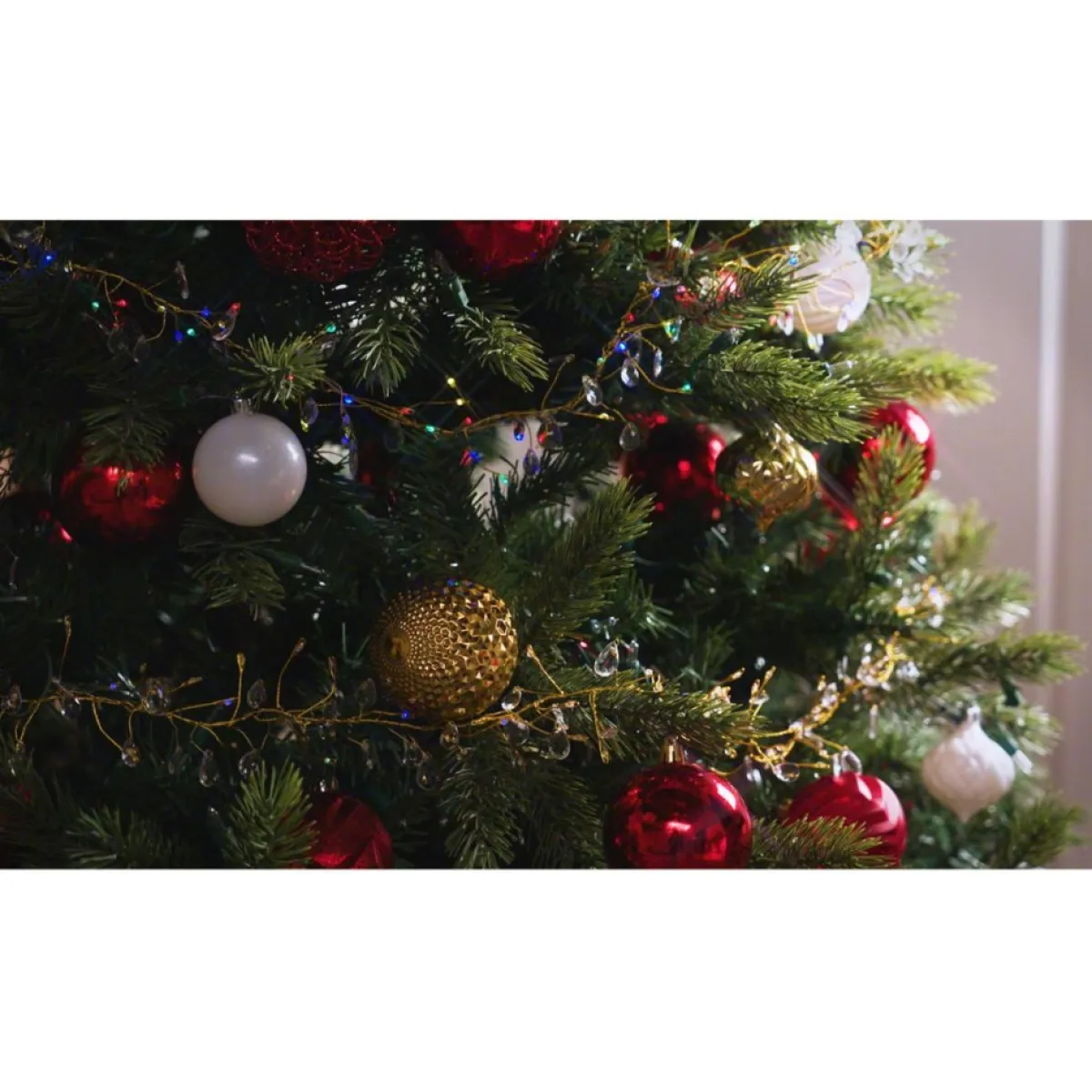 august__leo_handmade_crystal_beaded_multifunction_led_garland_pack_4.webp august & leo Indoor Decor | Handmade Crystal Beaded Multifunction Led Garland 2-Pack