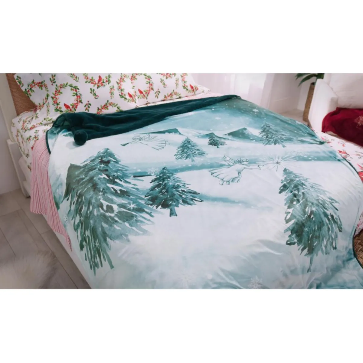 august & leo Holiday Textiles | Oversized Faux Fur Angelic Winter Throw