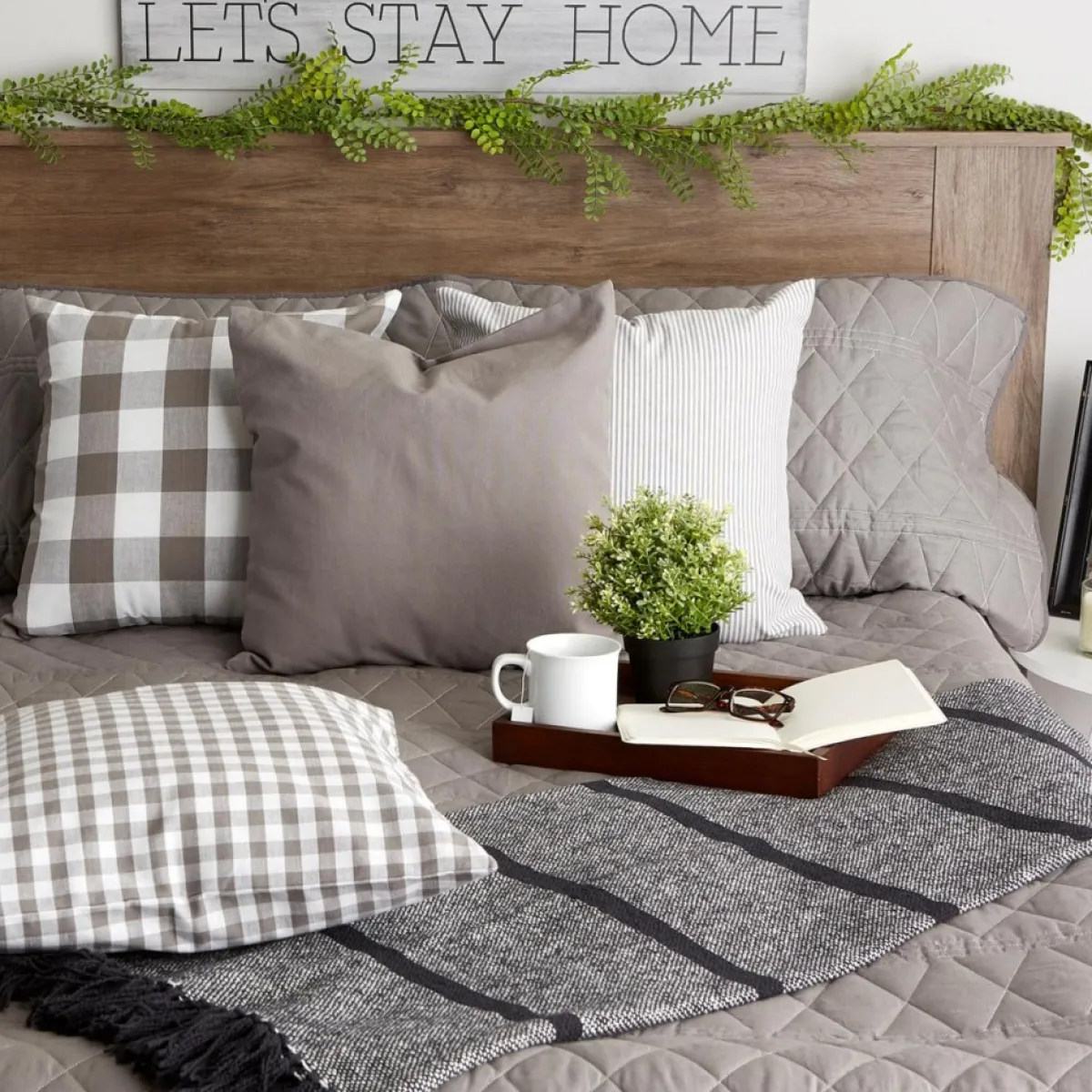 design_imports_assorted_pillow_covers_set_of__7.webp Design Imports Holiday Textiles | Assorted Pillow Covers Set Of 4