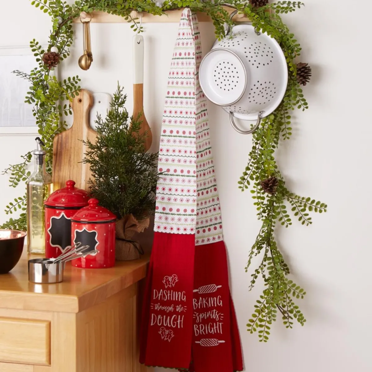 design_imports_christmas_baking_kitchen_towel_scarf_5.webp Design Imports Holiday Textiles | Christmas Baking Kitchen Towel Scarf