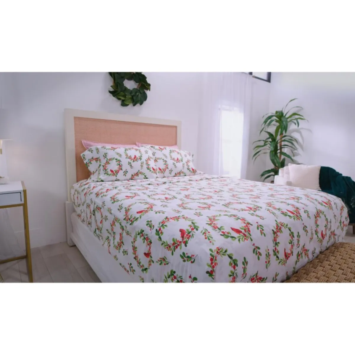 emryn_house_piece_cotton_holiday_sheet_set_4.webp Emryn House Holiday Textiles | 4-Piece Cotton Holiday Sheet Set