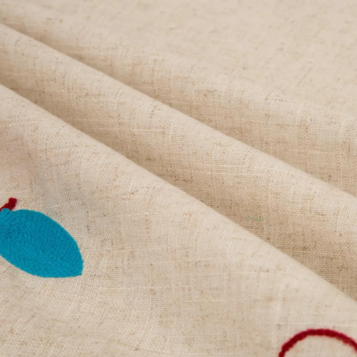 glitzhome_d_merry_christmas_embroidered_linen_christmas_tree_skirt_7.webp Glitzhome Holiday Textiles | 48"D Merry Christmas Embroidered Linen Christmas Tree Skirt