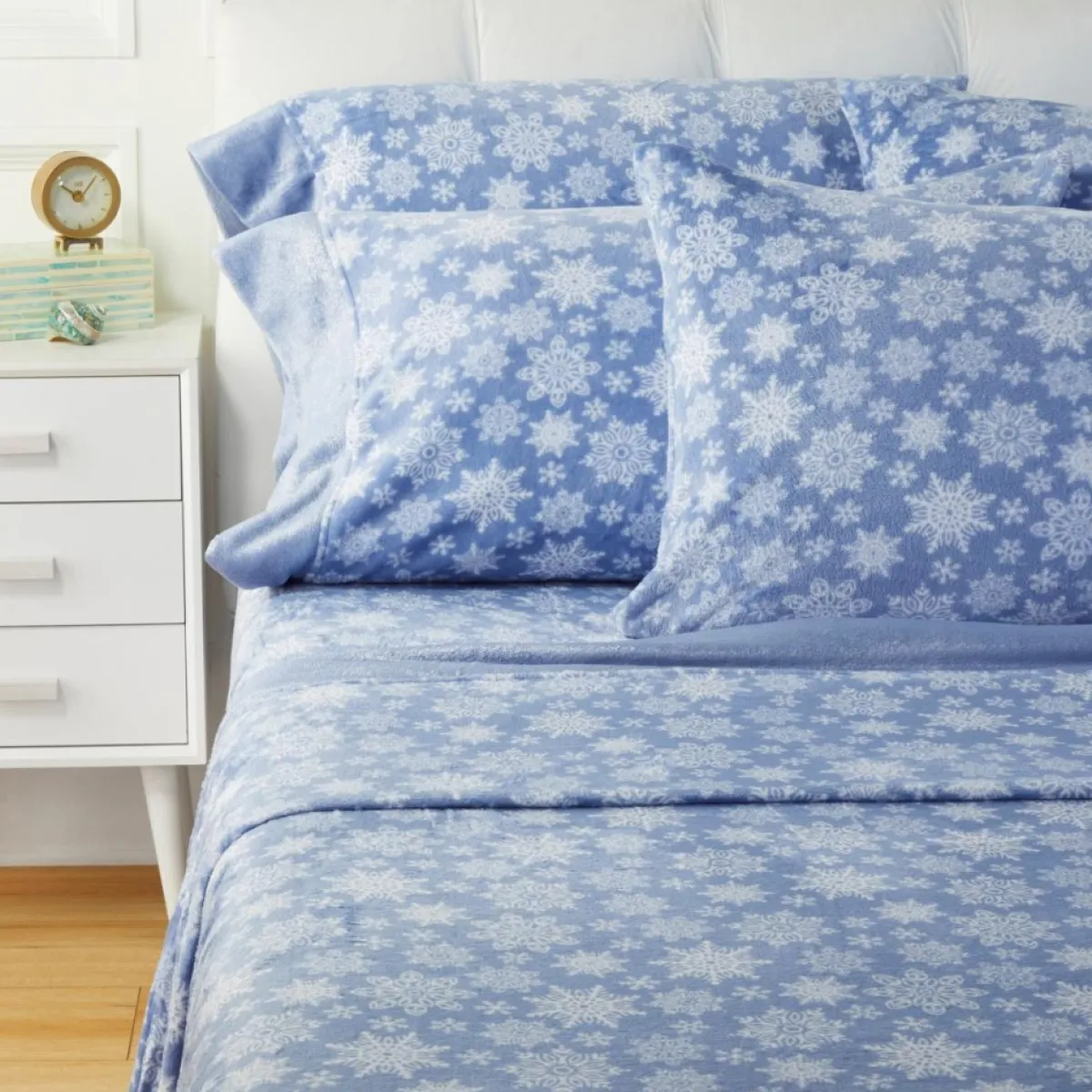 Warm & Cozy Holiday Textiles | Glitter Hem Plush Sheet Set With Extra Pillowcases