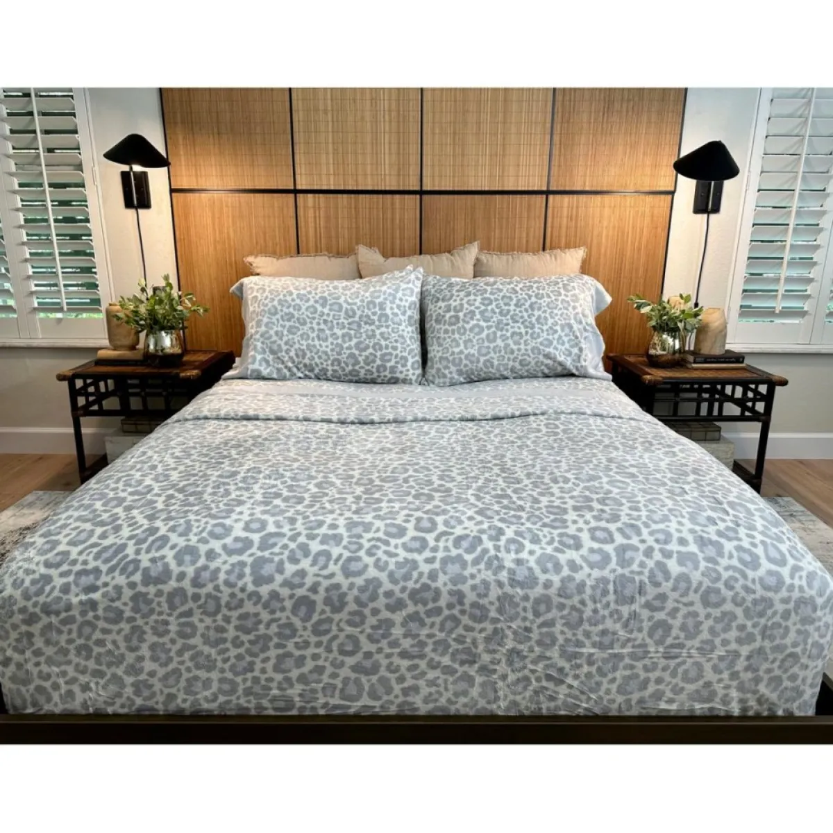 Warm & Cozy Holiday Textiles | Glitter Hem Plush Sheet Set With Extra Pillowcases